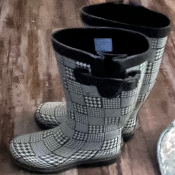 Stylish houndstooth & check Black and White Women's knee high Rain Boots Size 8 - Picture 3 of 5